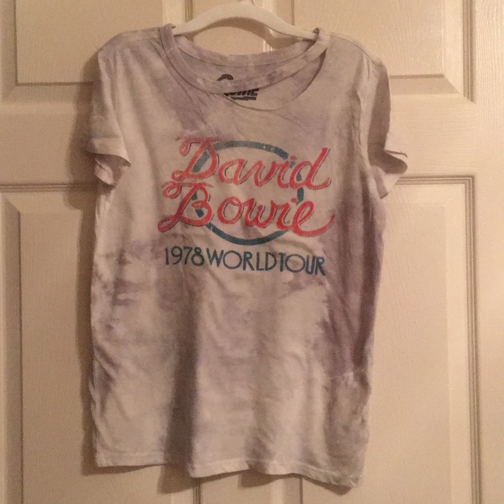 Graphic tee with neck cutout